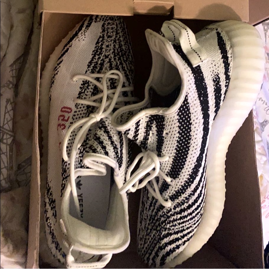 Yeezy 350 , Size 9 1/2 In Men Black And White Zebra Print